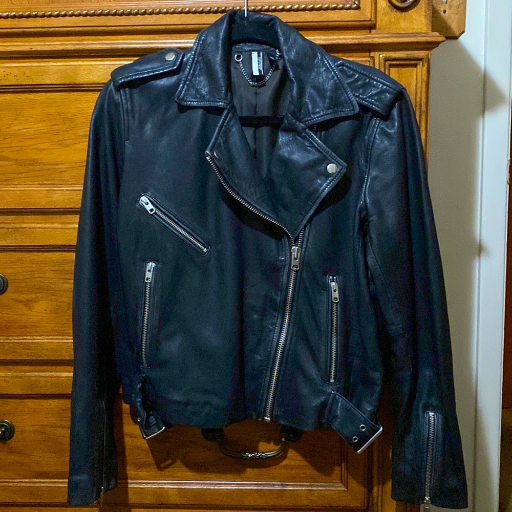 Topshelf black leather jacket; US Size 6